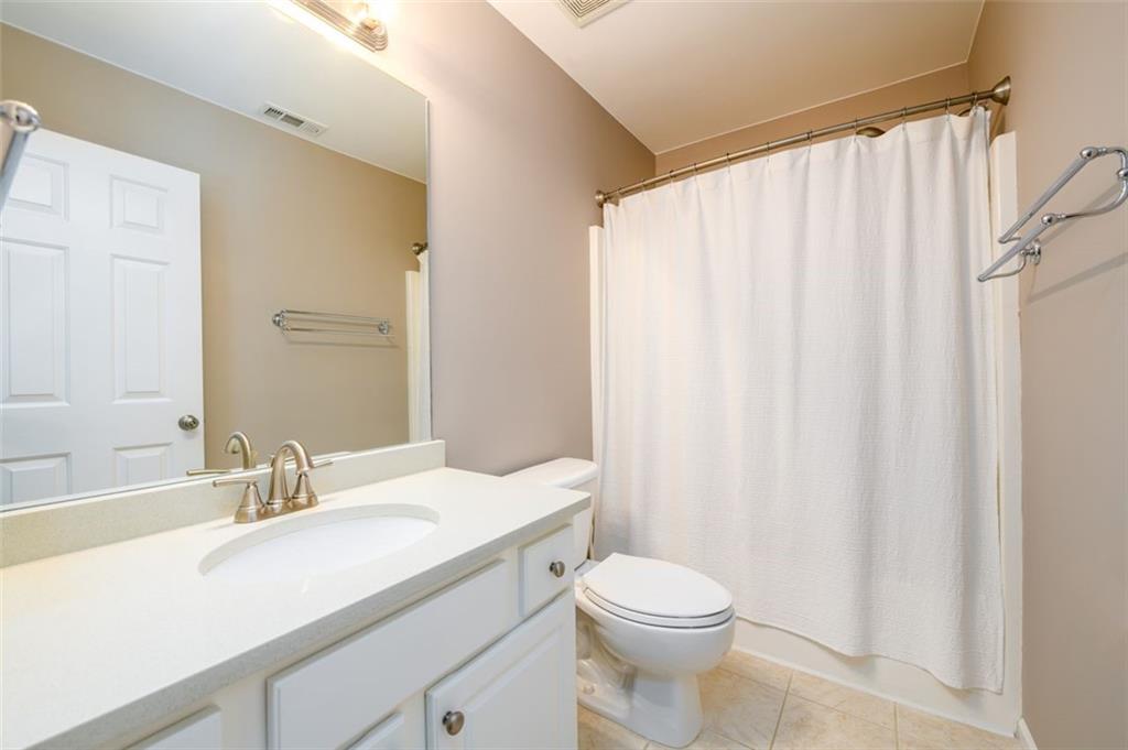 4015 Embassy Way, Lilburn, Georgia image 35