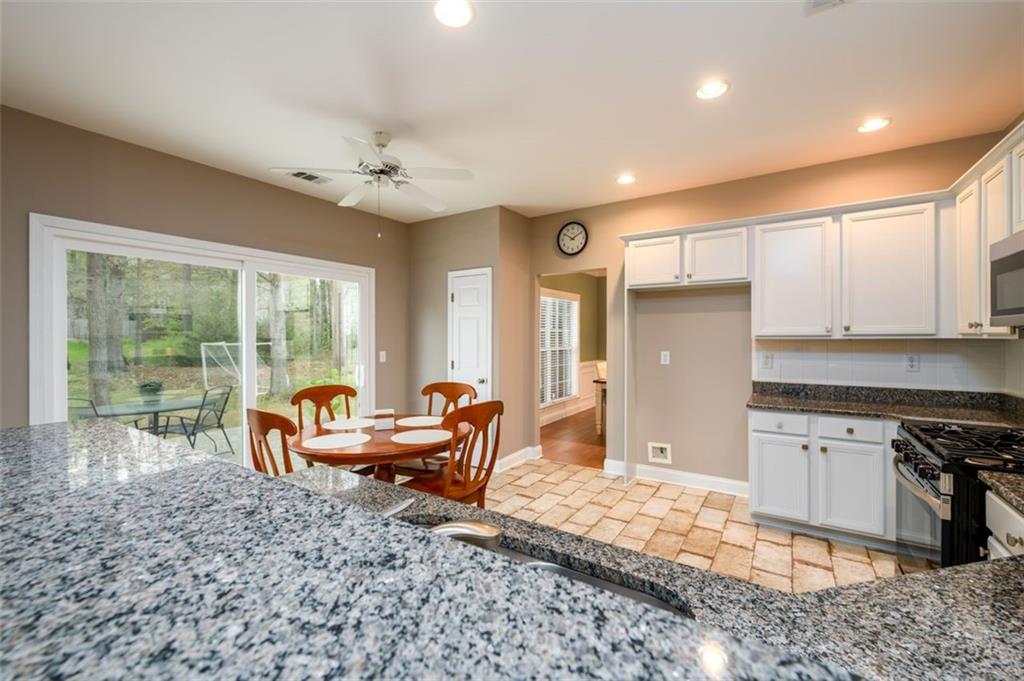 4015 Embassy Way, Lilburn, Georgia image 16
