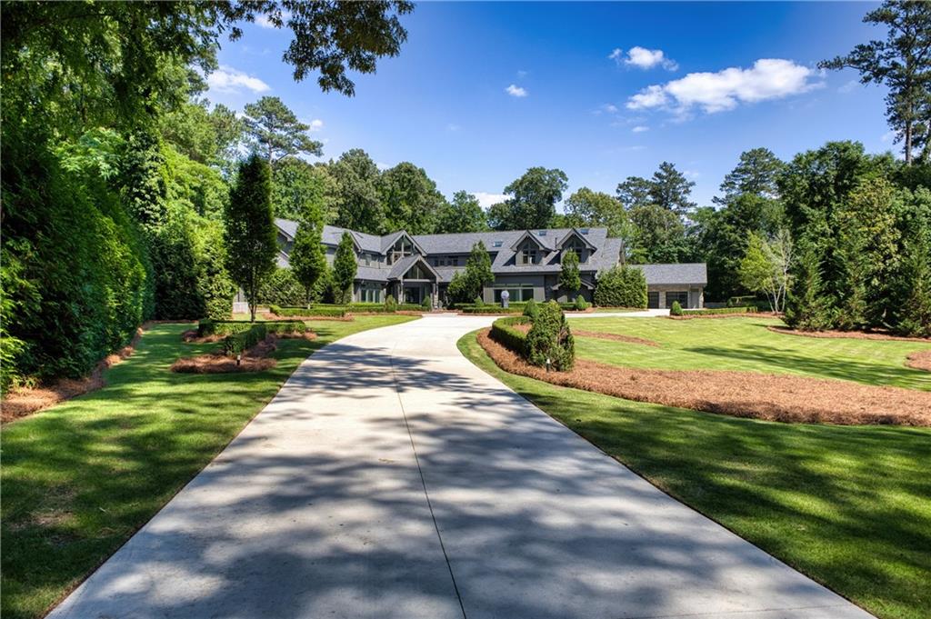 2883 W Roxboro Road NE