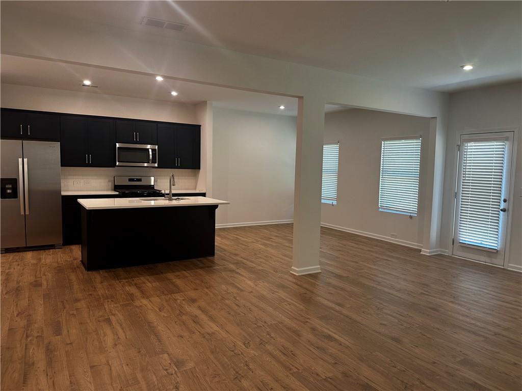 1183 PARK CENTER Circle