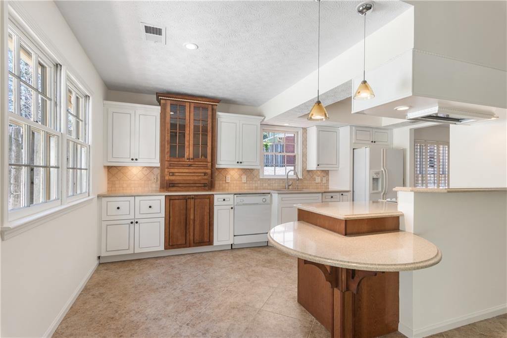 6421 Deerings Lane, Peachtree Corners, Georgia image 6