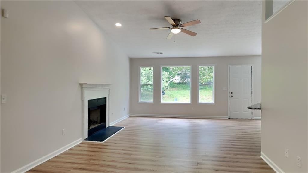 1229 Huntington Place Circle, Lithonia, Georgia image 8
