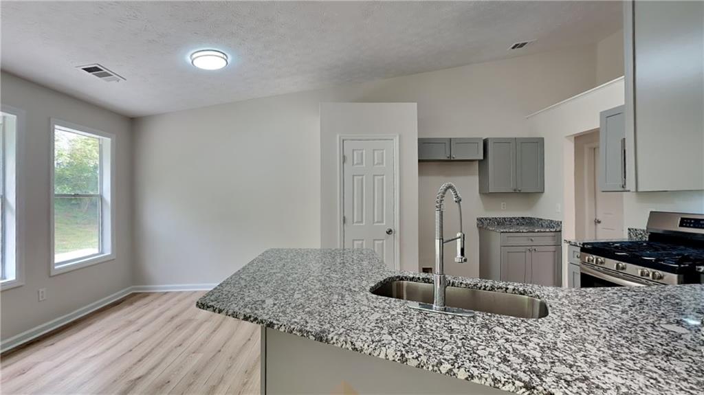1229 Huntington Place Circle, Lithonia, Georgia image 7