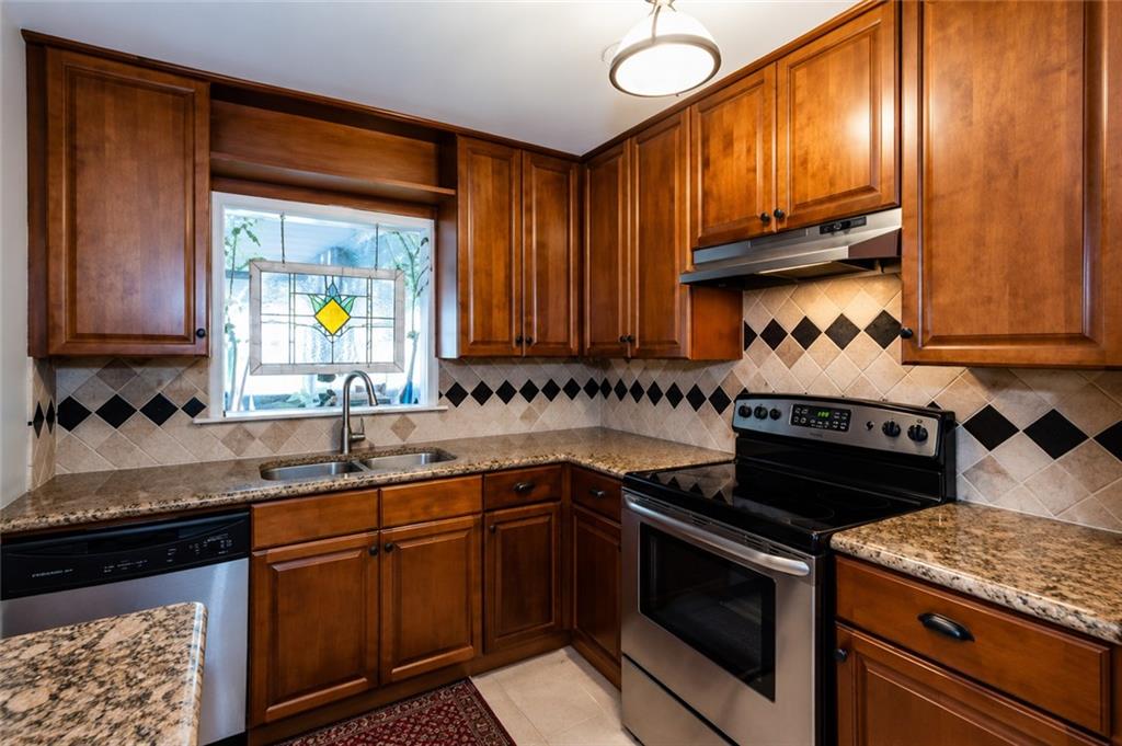 14 Cantey Place NW