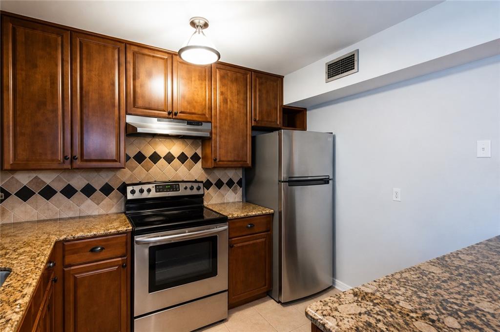 14 Cantey Place NW