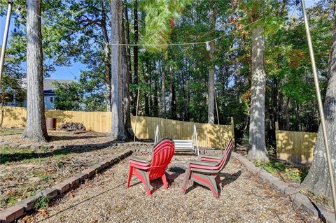 A home in Dacula