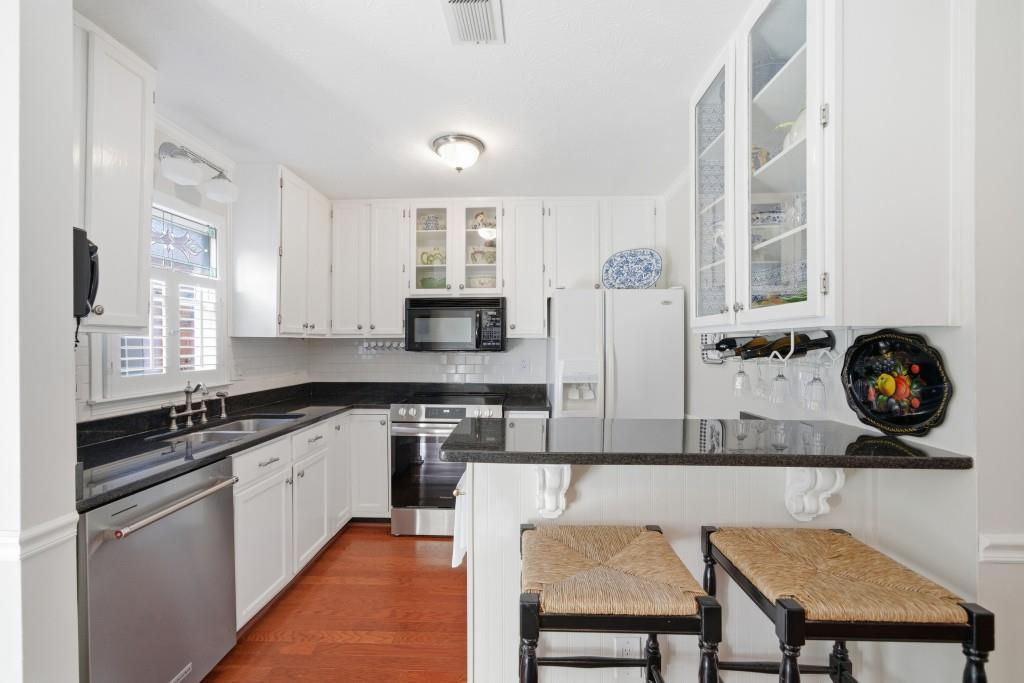 4138 Crape Myrtle Lane