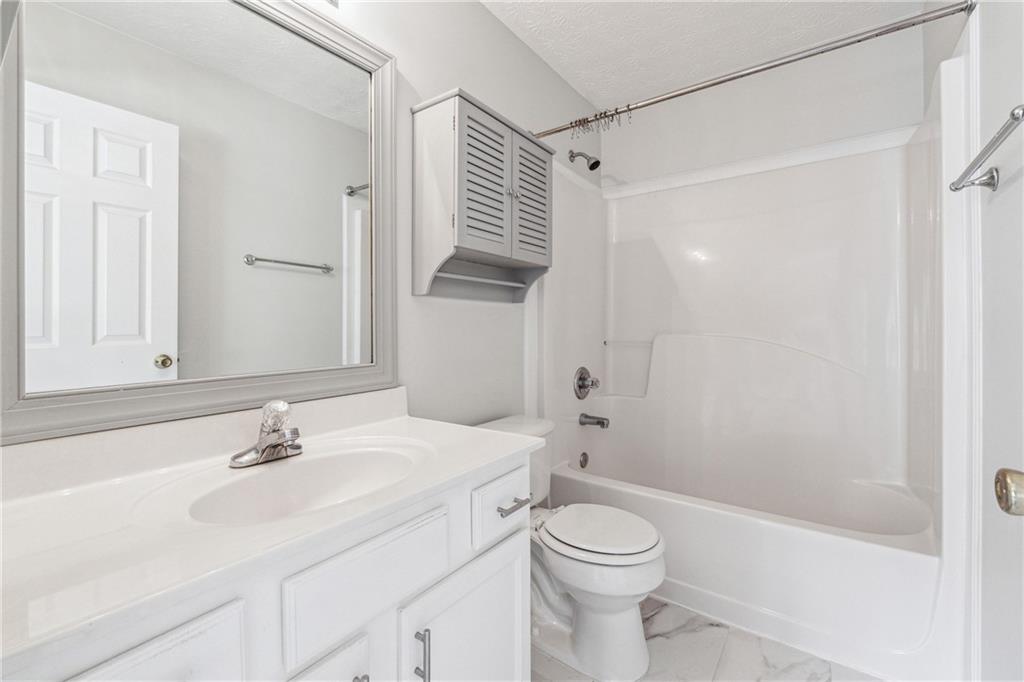 1363 Penhurst Drive, Lawrenceville, Georgia image 12