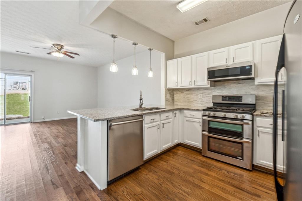 1363 Penhurst Drive, Lawrenceville, Georgia image 10