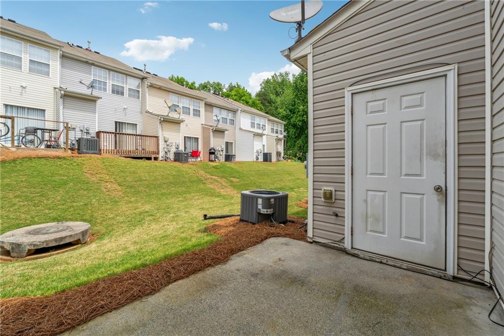 1363 Penhurst Drive, Lawrenceville, Georgia image 25