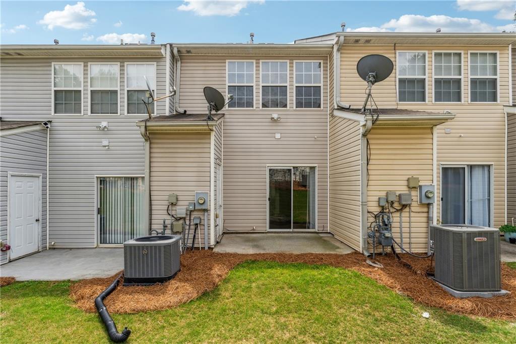 1363 Penhurst Drive, Lawrenceville, Georgia image 24