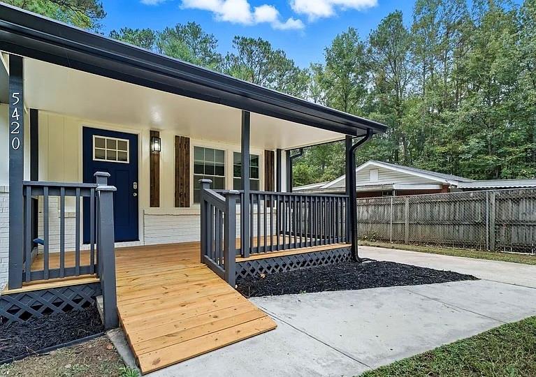 5420 Herndon Blvd