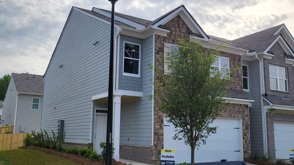 Great new end unit two story townhouse ready to move in. Spacious floor plan and has a open concept from kitchen to family room. Second floor has spacious loft and 3 bedrooms with 2 bathrooms. Very quiet and nice community with swimming pool. Brand new refrigerated installed.