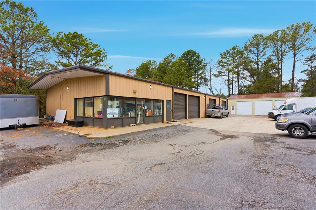 961 Shallowford Road NE