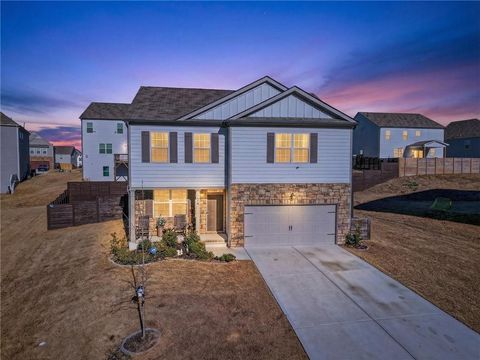 Homes For Sale - 930 Sly Fox Run<br/> Fairburn, GA 30213