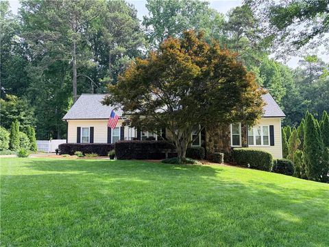 Homes For Sale - 3288 Lark Haven Drive<br/> Cobb County, Kennesaw, GA 30152