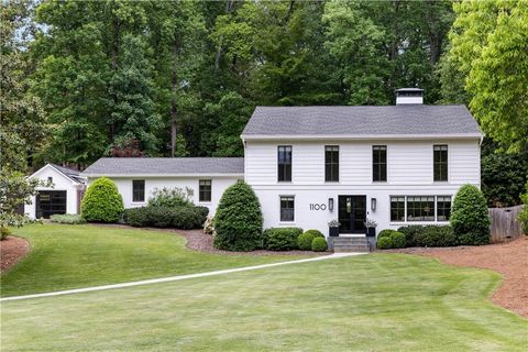 Photo of 1100 Kingston Drive, Atlanta, GA 30342 (MLS # 7764855)