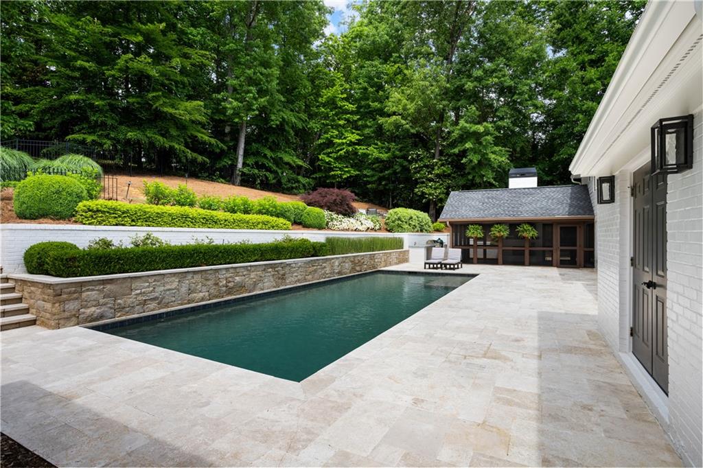 1100 Kingston Drive