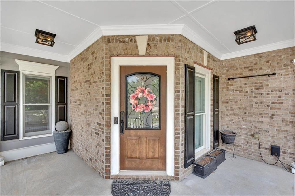 212 Thorncliff Way