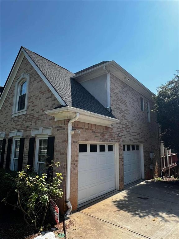 2550 LYNSHIRE Lane