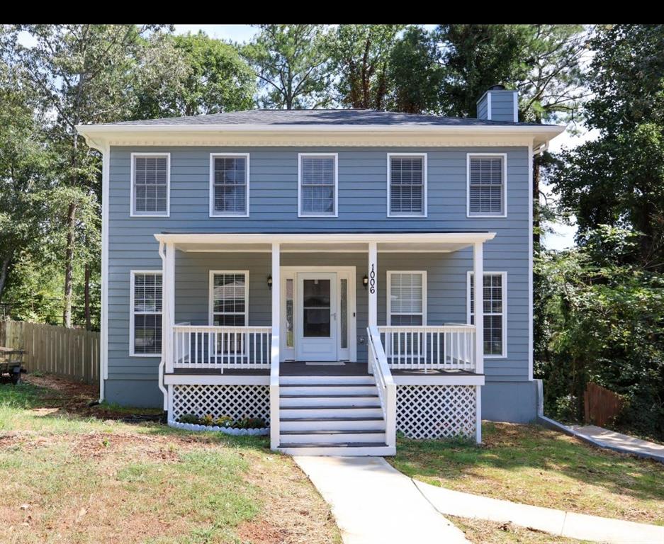 BEAUTIFUL TRADITIONAL HOME WITH GREAT LOCATION IN LAWRENCEVILLE. FEATURES 4BED/2.5 BATH. RENOVATED WITH FRESH EXTERIOR AND INTERIOR NEW PAINT, NEW CARPET, NEW ROOF, NEW TILE AND COUNTERTOPS IN BATHROOMS, LIGHT FIXTURES HAVE BEEN UPGRADED TO MAKE IT A MODERM HOME FOR YOU, GREAT SCHOOL DISTRICT CLOSED TO 316 HIGHWAY AND LOTS OF SHOPS AND OTHER STORES AROUND YOU. NO HOA!!!! HOME IS VACANT AND READY TO BE YOURS.