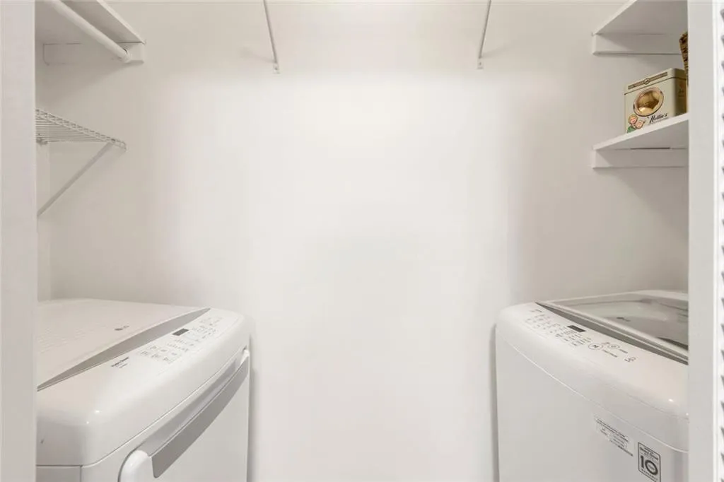 Atlanta, Georgia 30350, United States, 1 Bedroom Bedrooms, ,1 BathroomBathrooms,Residential,Active,217860