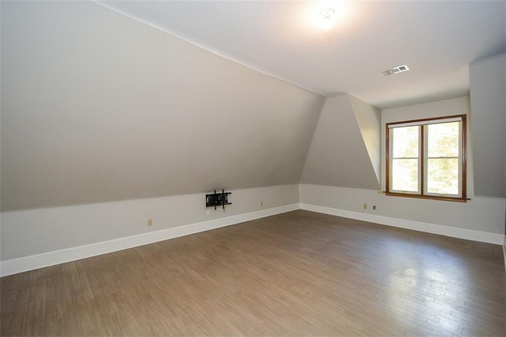 listing image 106