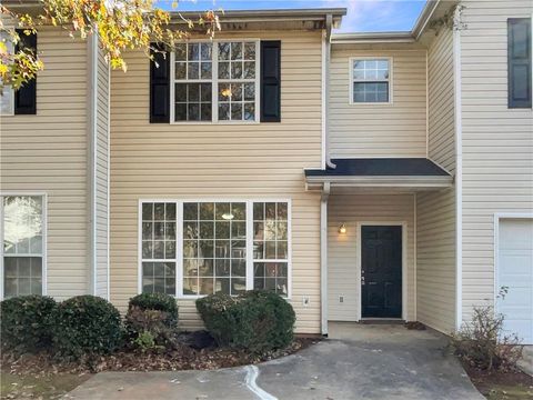 Townhouse For Sale - 2421 Brianna Drive<br/> Hampton, GA 30228