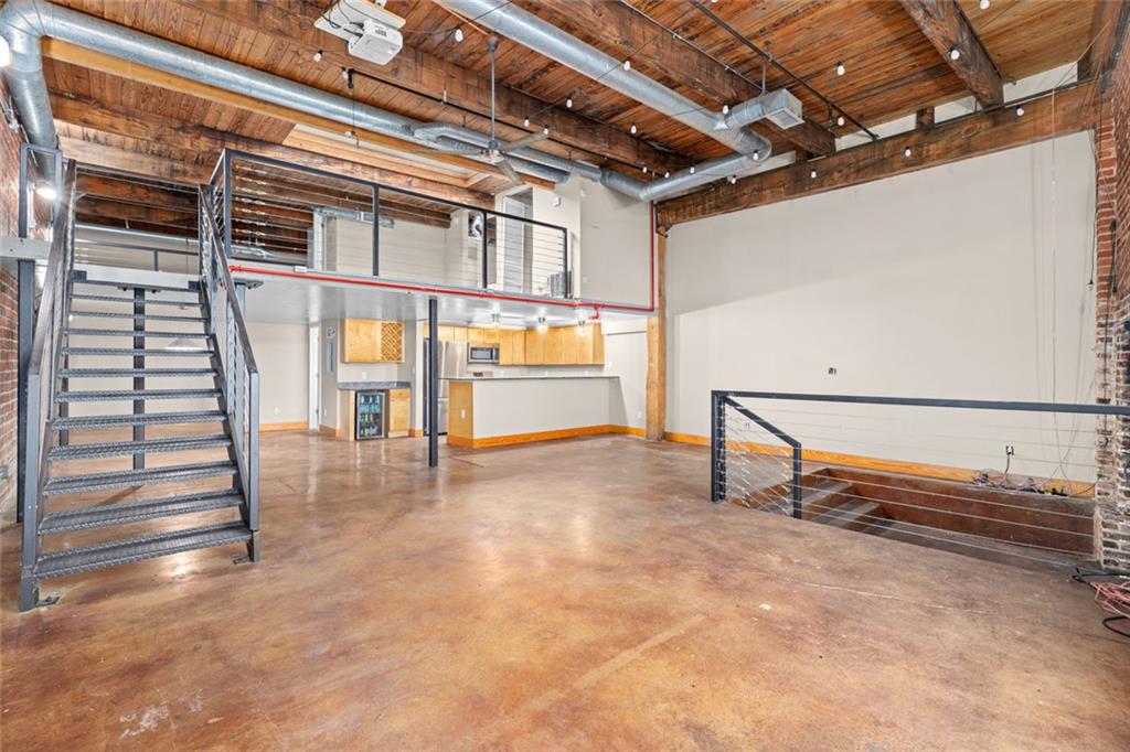 644 Wells Street SW 16