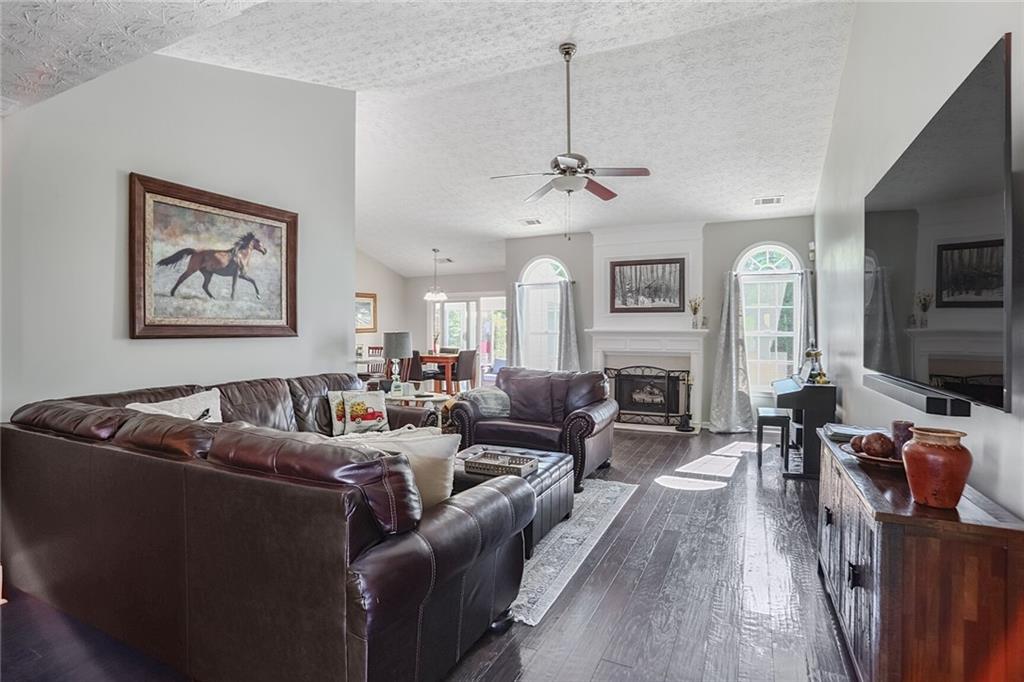 1610 Trellis Crossing
