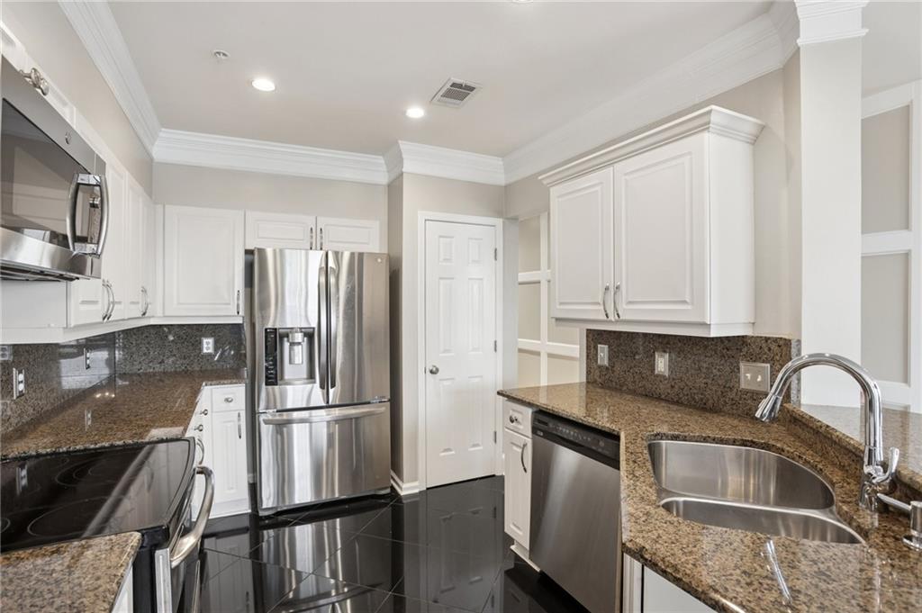 3334 Peachtree Road NE 1109