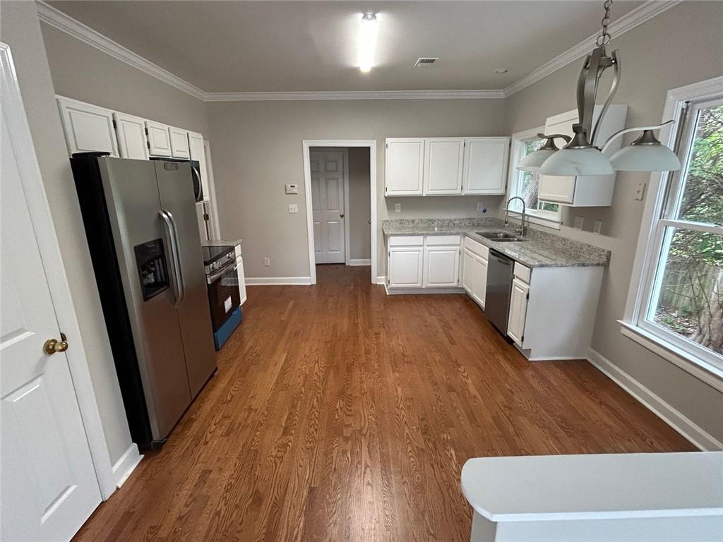 1463 Crescent Walk