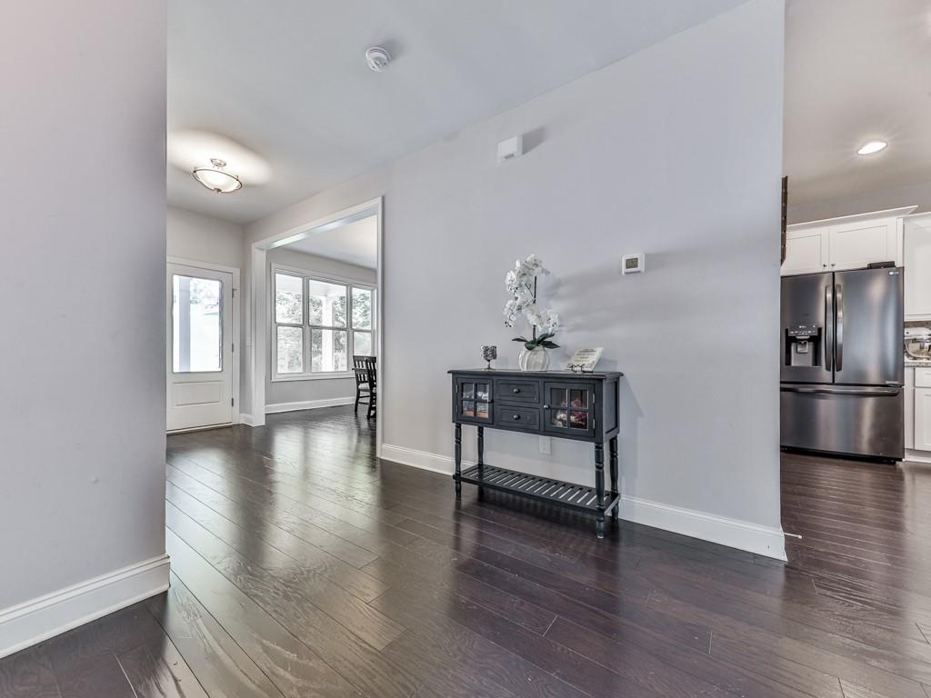 10 Weather View Trail SE