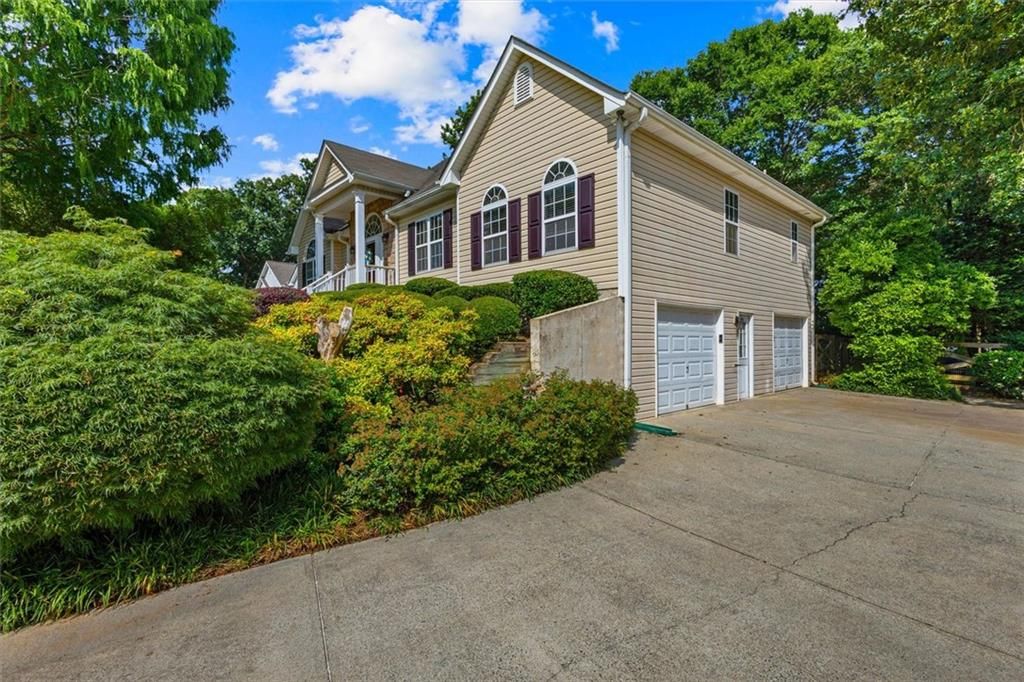 Photo of 208 Stonegate Court, Canton, GA 30114 (MLS # 7786405)