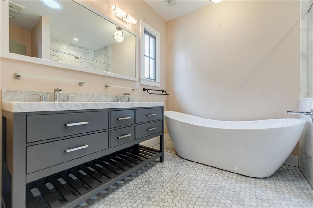 1092 Kirkwood Avenue SE