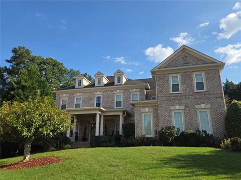 Homes For Sale - 4690 Prestbury Drive<br/> Suwanee, GA 30024