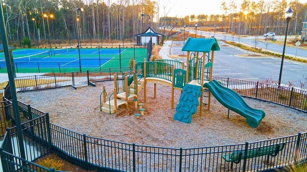 300 Aspen Valley Drive, Loganville, Georgia image 7