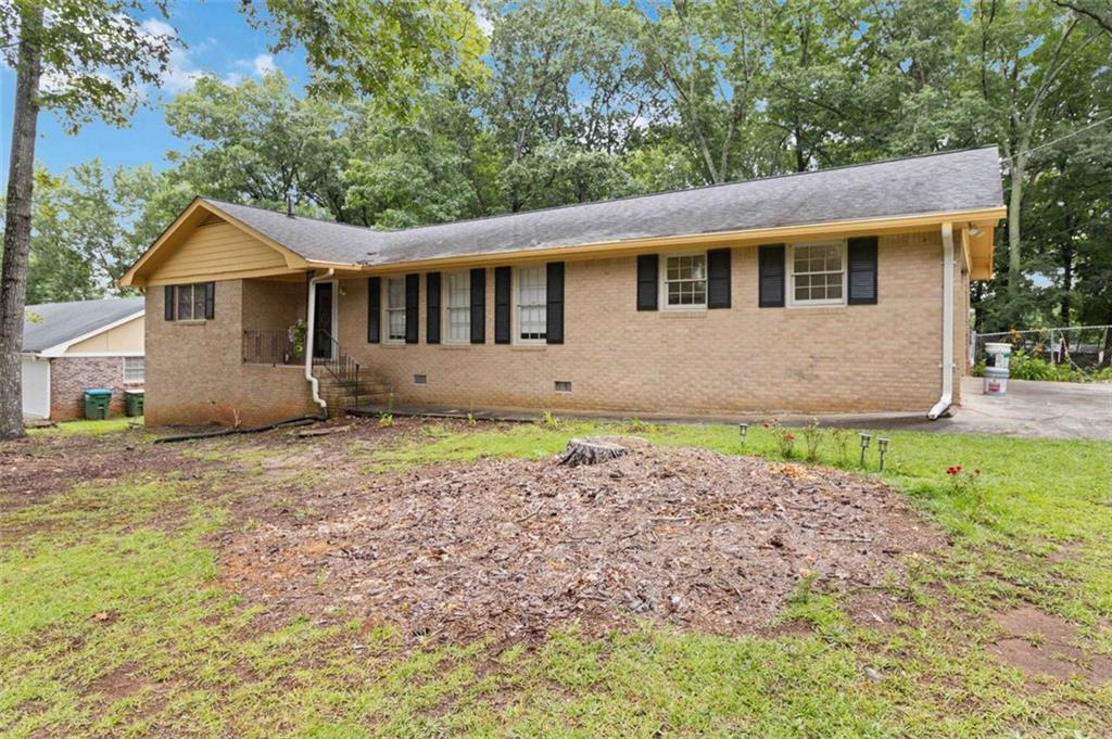 574 HORSESHOE Circle SW