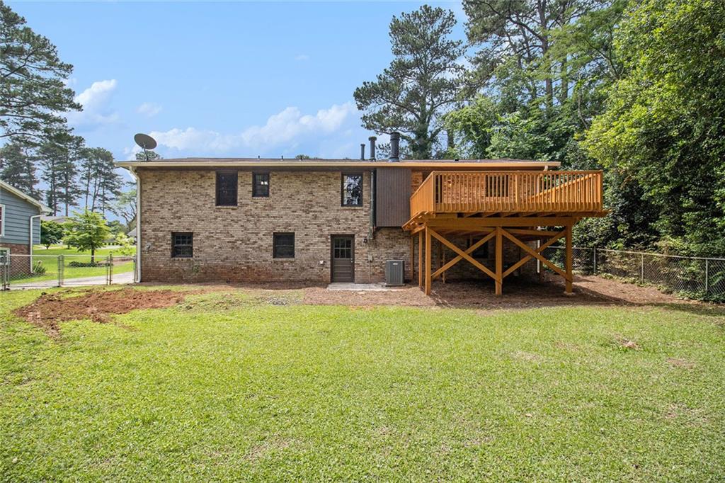 530 Village Green Court, Lilburn, Georgia image 30