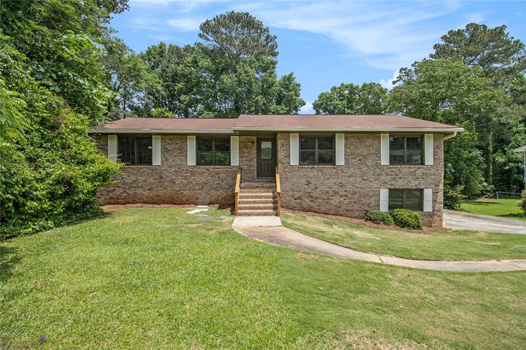 530 Village Green Court, Lilburn, Georgia image 1