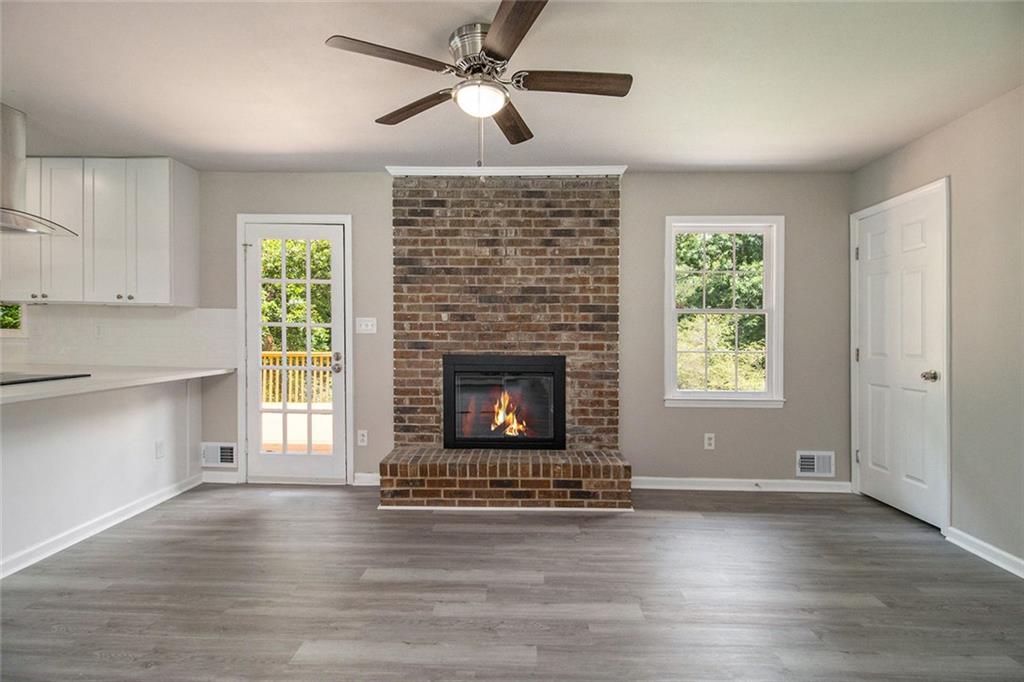 530 Village Green Court, Lilburn, Georgia image 12