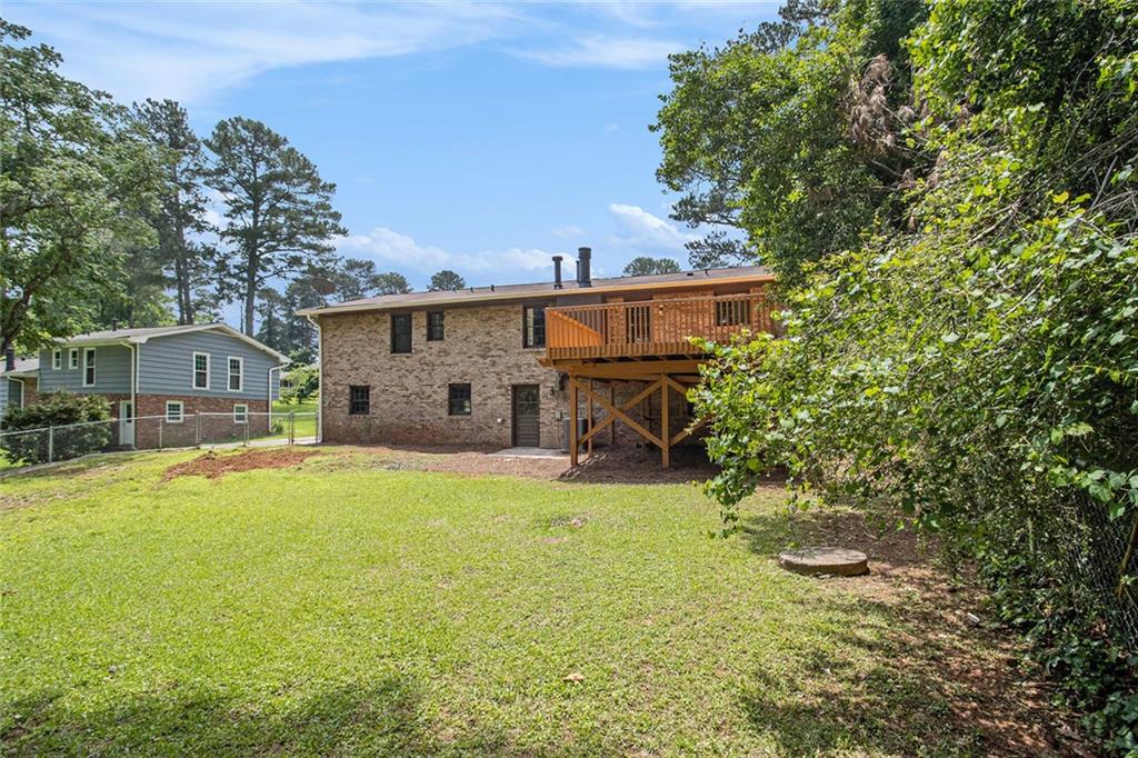 530 Village Green Court, Lilburn, Georgia image 31