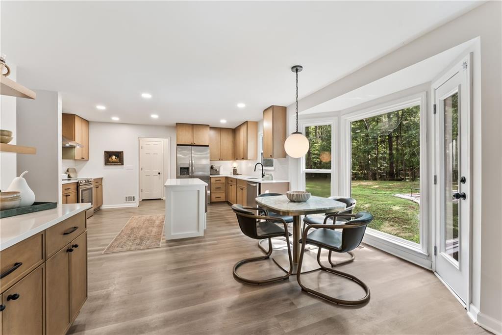 300 Creekview Trail