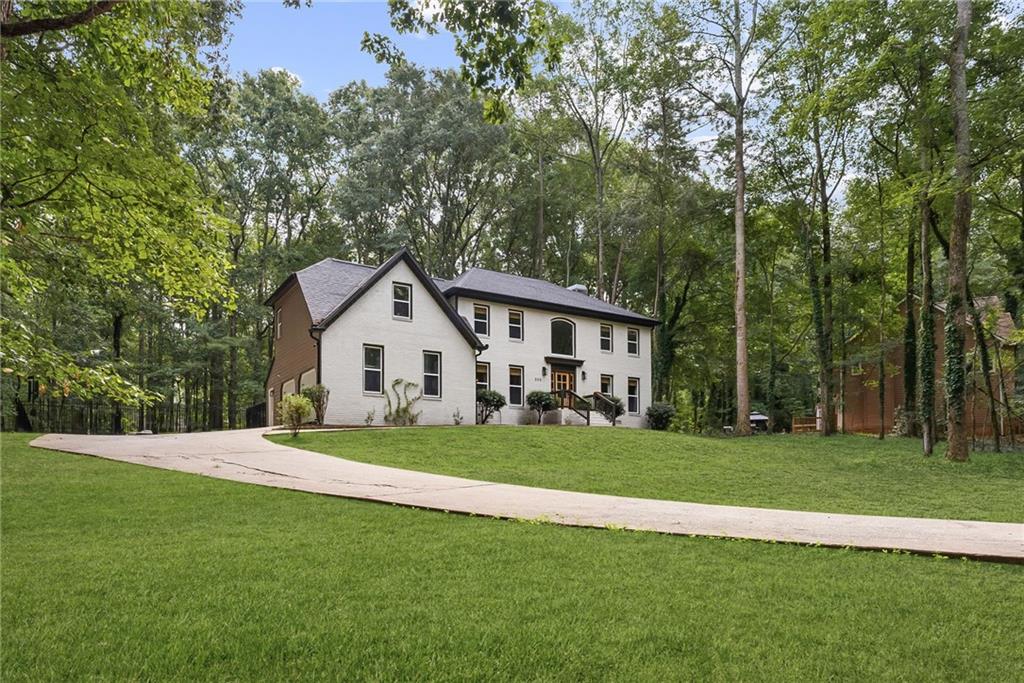 300 Creekview Trail