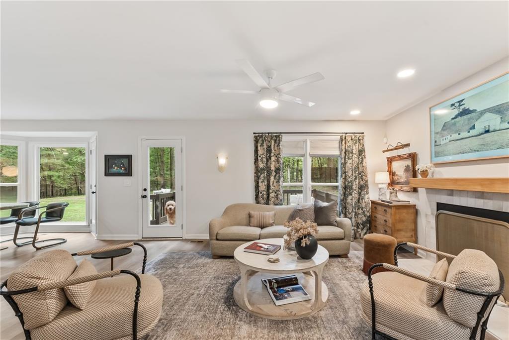 300 Creekview Trail