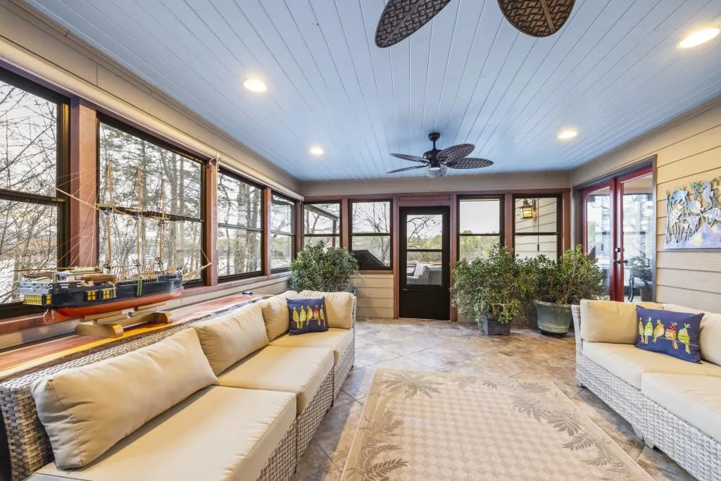 Toccoa, Georgia 30577, United States, 4 Bedrooms Bedrooms, ,4 BathroomsBathrooms,Residential,Pending,4413