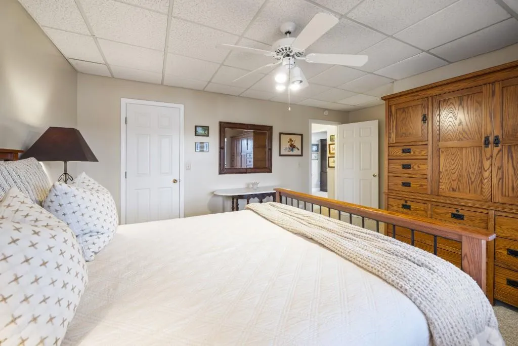 Toccoa, Georgia 30577, United States, 4 Bedrooms Bedrooms, ,4 BathroomsBathrooms,Residential,Pending,4413