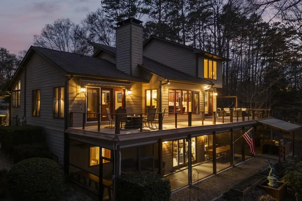 Toccoa, Georgia 30577, United States, 4 Bedrooms Bedrooms, ,4 BathroomsBathrooms,Residential,Pending,4413