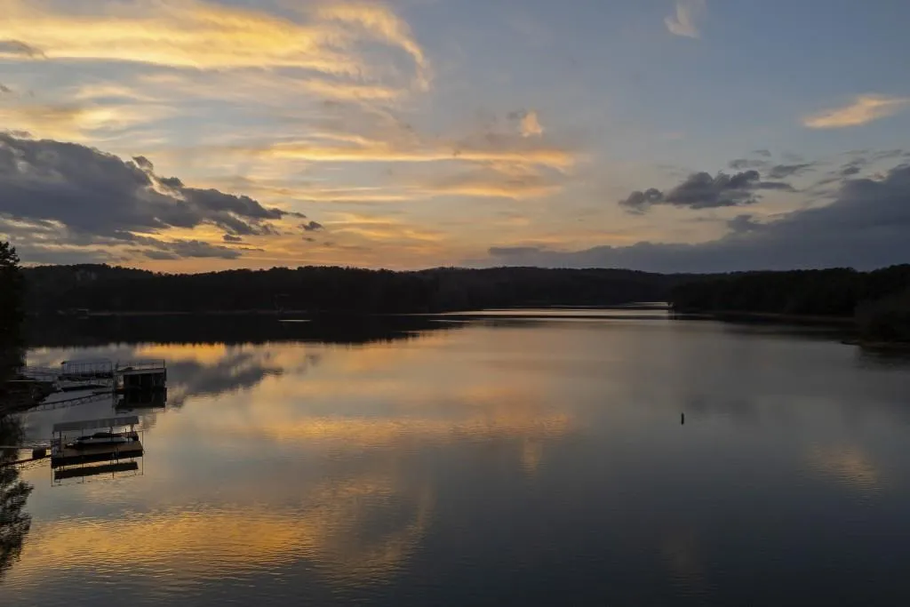 Toccoa, Georgia 30577, United States, 4 Bedrooms Bedrooms, ,4 BathroomsBathrooms,Residential,Pending,4413