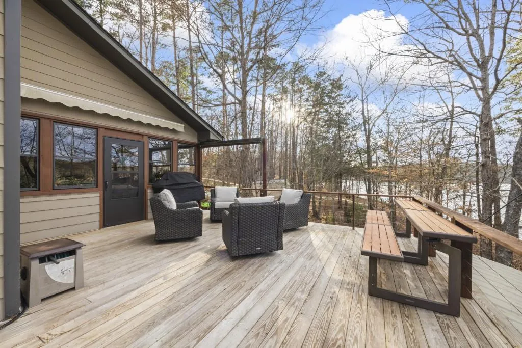 Toccoa, Georgia 30577, United States, 4 Bedrooms Bedrooms, ,4 BathroomsBathrooms,Residential,Pending,4413